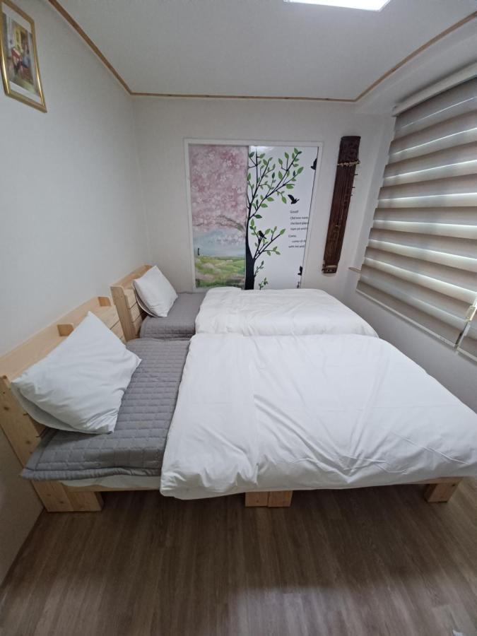 J&J Guesthouse Jeonju Extérieur photo