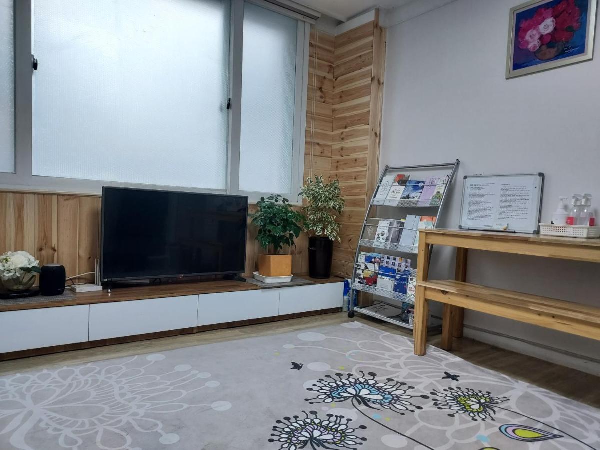 J&J Guesthouse Jeonju Extérieur photo